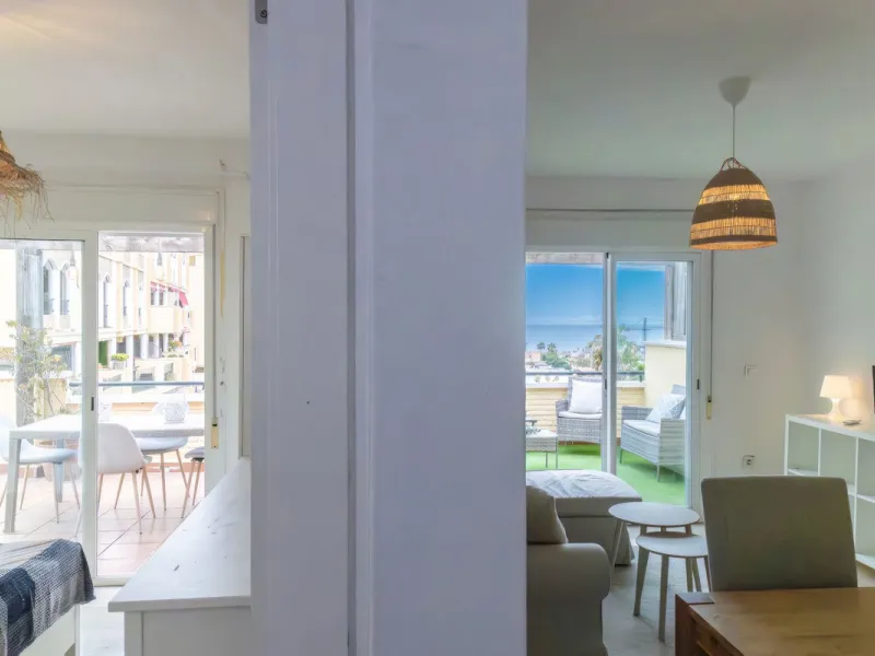 Penthouse with panoramic sea views in Riviera del Sol.