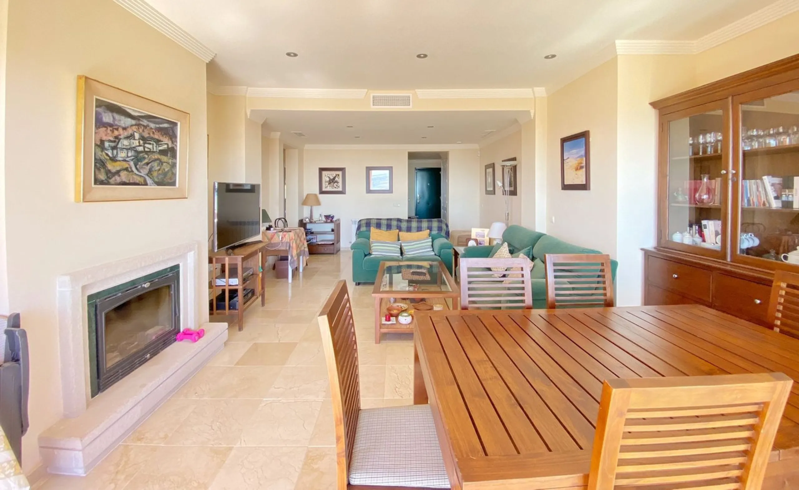 Exclusive 2 bedroom/2 bathroom penthouse in a luxurious complex.