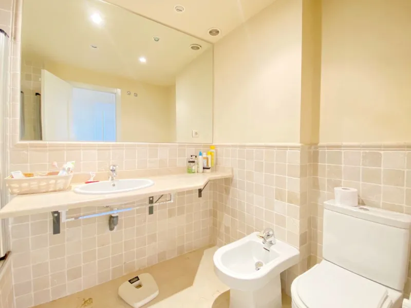 Exclusive 2 bedroom/2 bathroom penthouse in a luxurious complex.