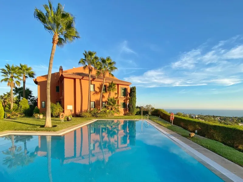 Exclusive 2 bedroom/2 bathroom penthouse in a luxurious complex.