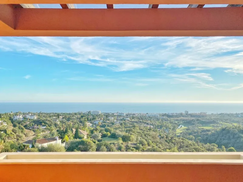 Exclusive 2 bedroom/2 bathroom penthouse in a luxurious complex.
