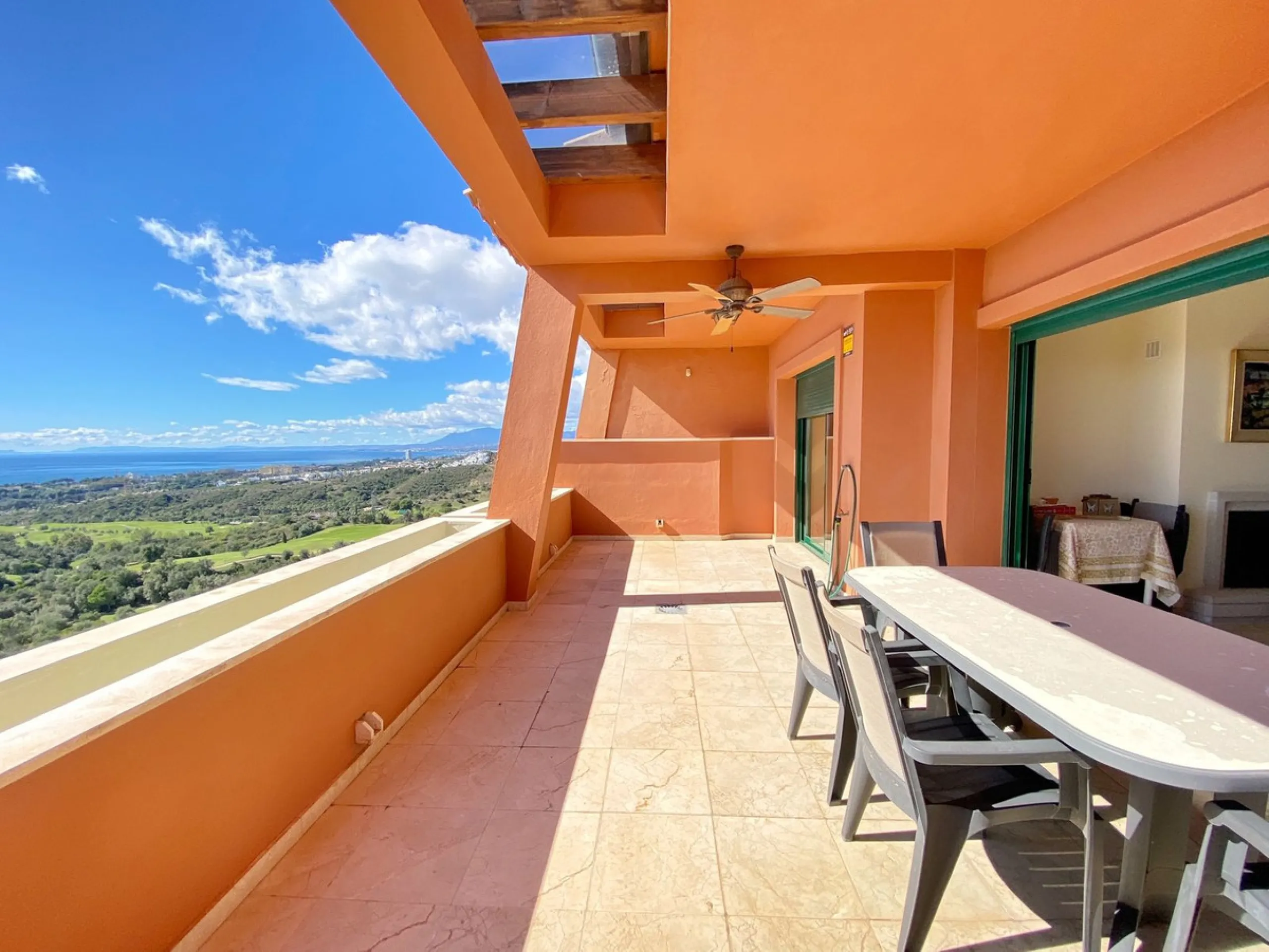 Exclusive 2 bedroom/2 bathroom penthouse in a luxurious complex.