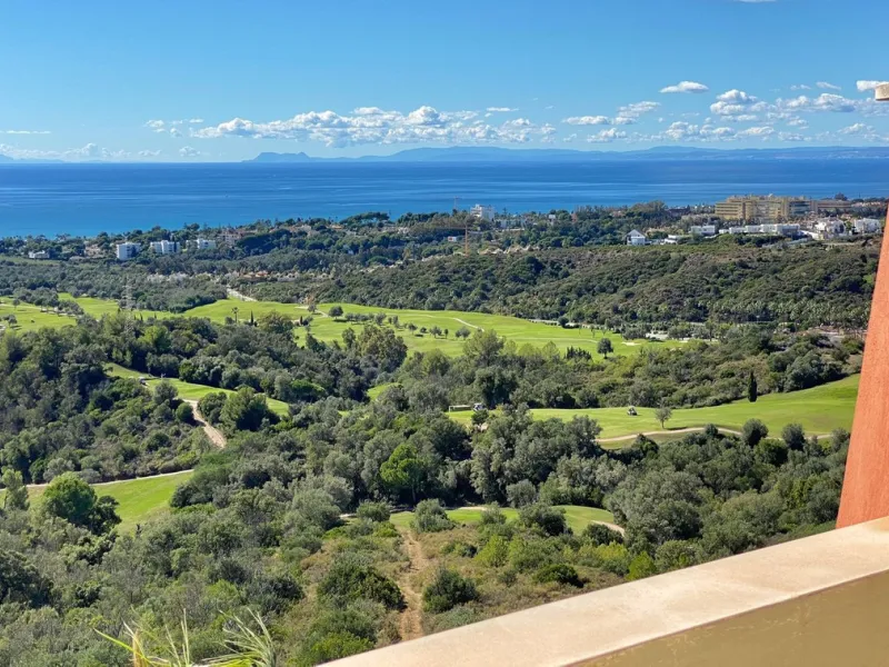 Exclusive 2 bedroom/2 bathroom penthouse in a luxurious complex.