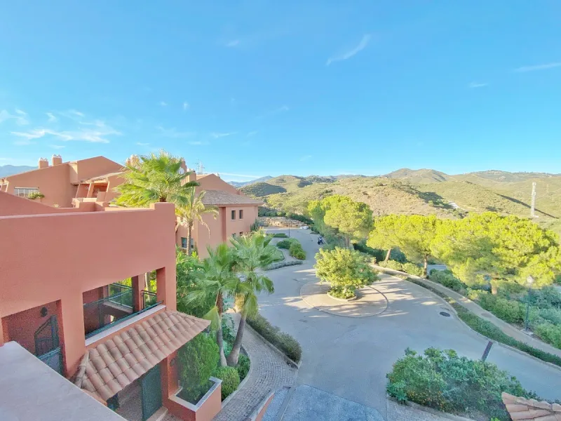 Exclusive 2 bedroom/2 bathroom penthouse in a luxurious complex.