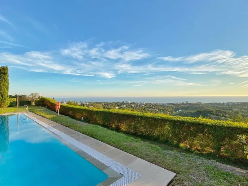 Exclusive 2 bedroom/2 bathroom penthouse in a luxurious complex.