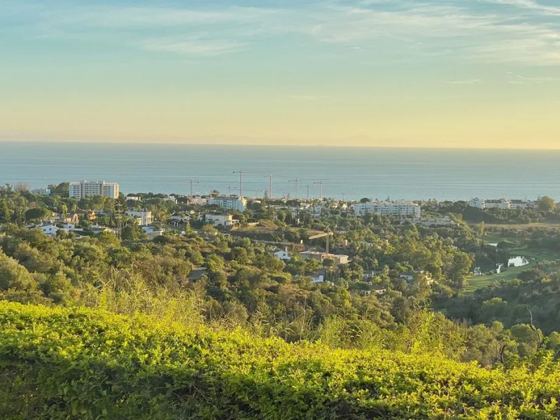 Exclusive 2 bedroom/2 bathroom penthouse in a luxurious complex.