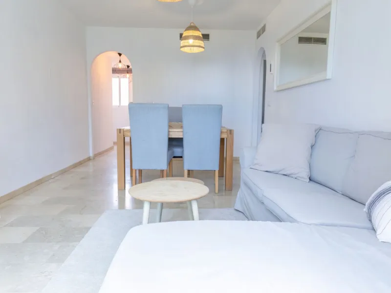 Penthouse with panoramic sea views in Riviera del Sol.