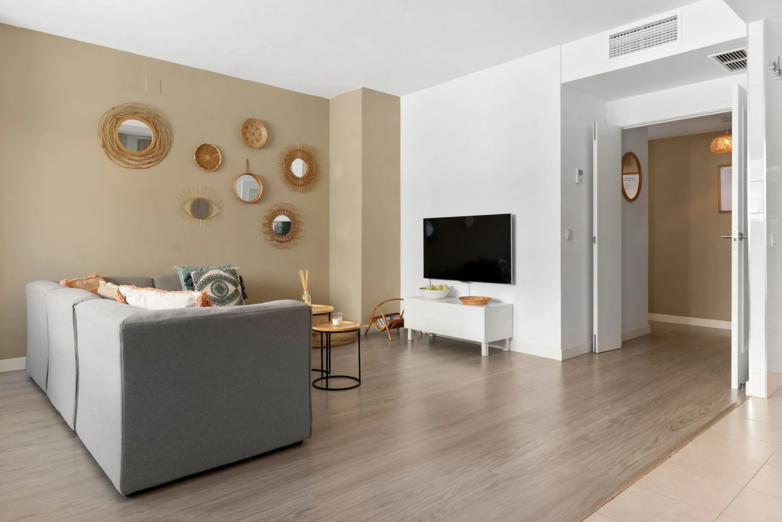 Spacious and bright apartment in the heart of Estepona