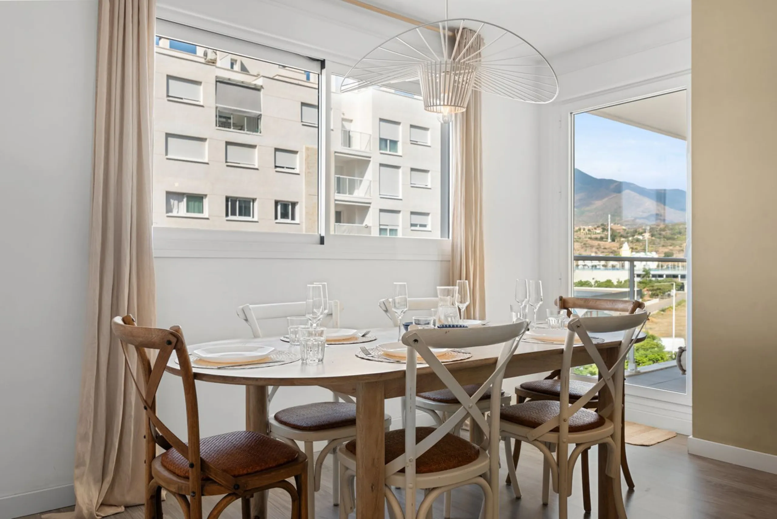 Spacious and bright apartment in the heart of Estepona