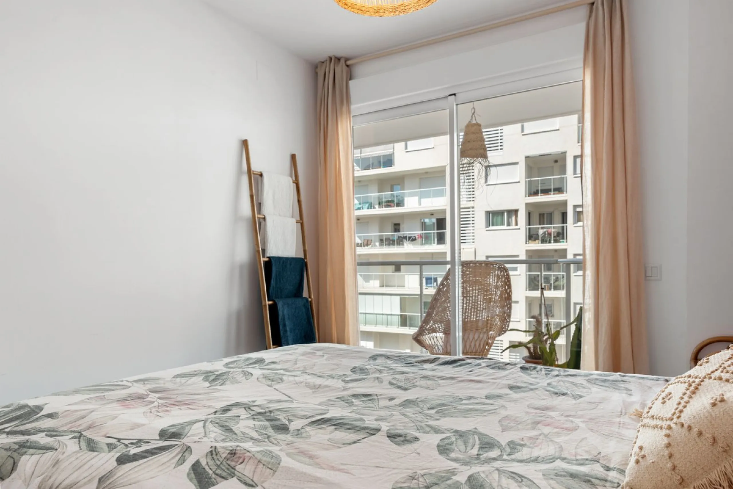 Spacious and bright apartment in the heart of Estepona
