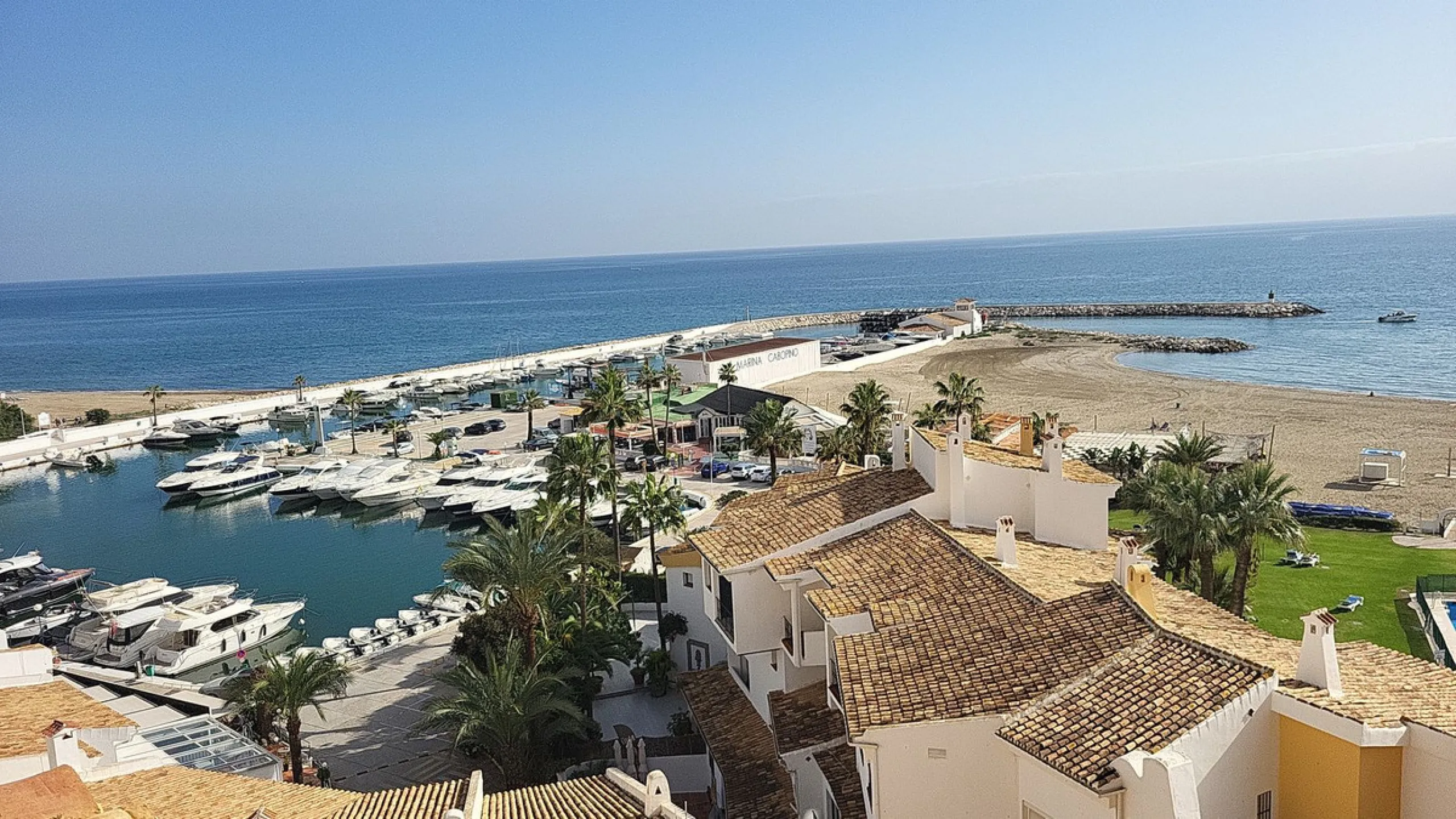 Apartment - Top Floor Apartment в продаже в Marbella, Málaga. В доме 3 спален и 2 ванных комнат. Площадь дома 129 м²