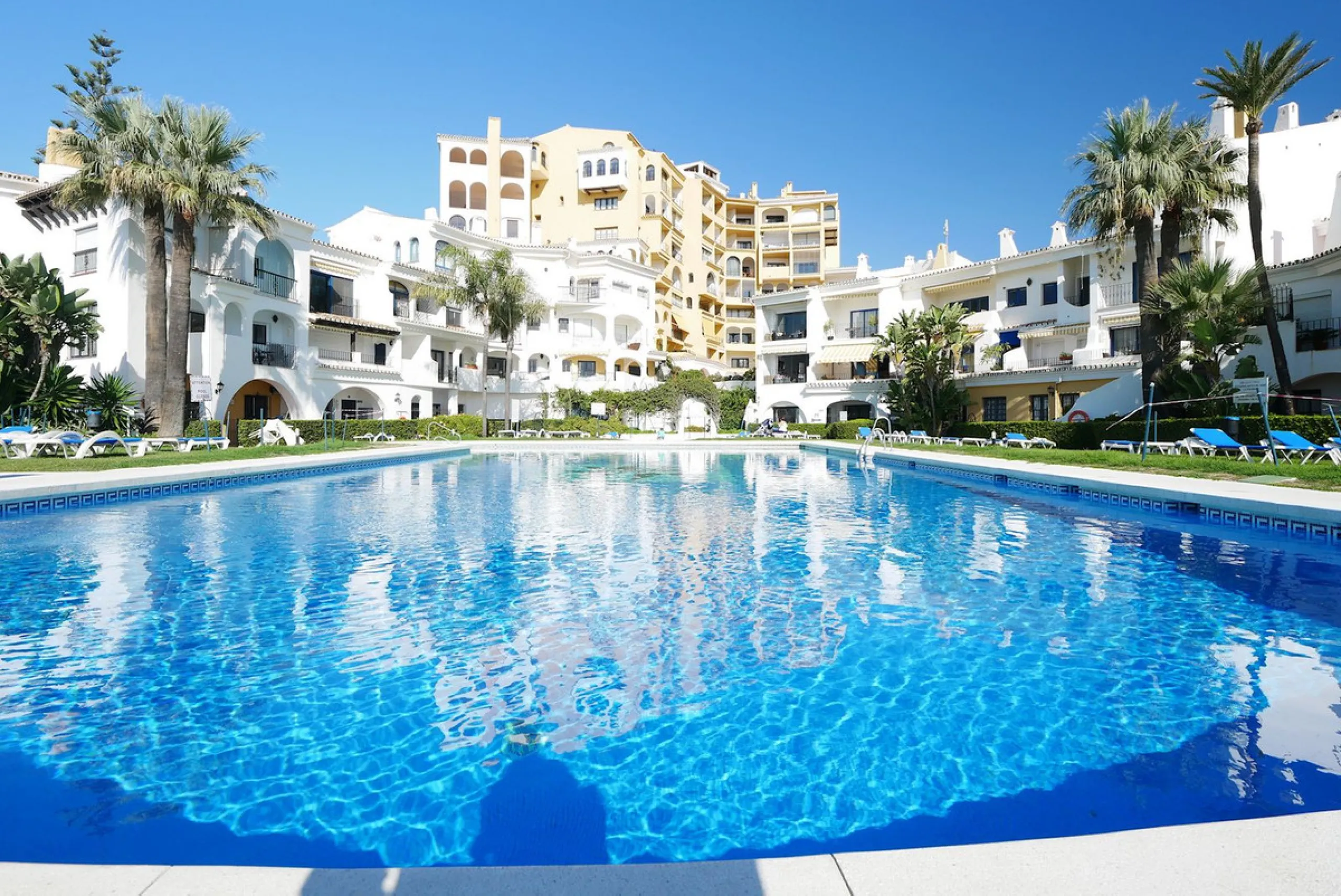 Apartment - Top Floor Apartment в продаже в Marbella, Málaga. В доме 3 спален и 2 ванных комнат. Площадь дома 129 м²