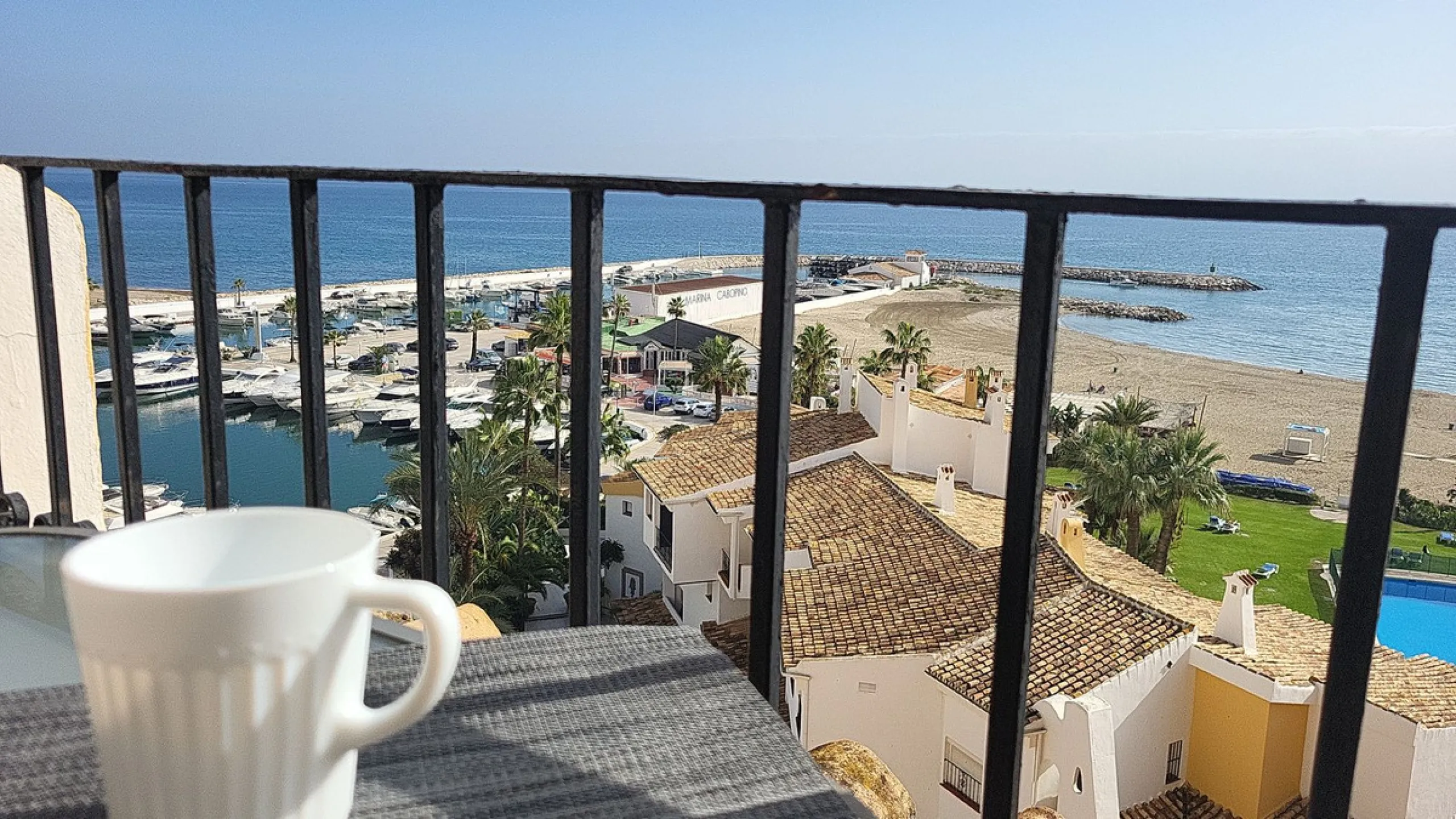 Apartment - Top Floor Apartment в продаже в Marbella, Málaga. В доме 3 спален и 2 ванных комнат. Площадь дома 129 м²