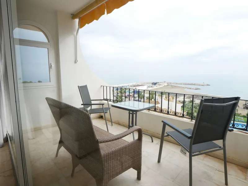 Apartment - Top Floor Apartment в продаже в Marbella, Málaga. В доме 3 спален и 2 ванных комнат. Площадь дома 129 м²