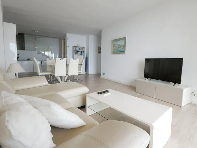Apartment - Top Floor Apartment в продаже в Marbella, Málaga. В доме 3 спален и 2 ванных комнат. Площадь дома 129 м²