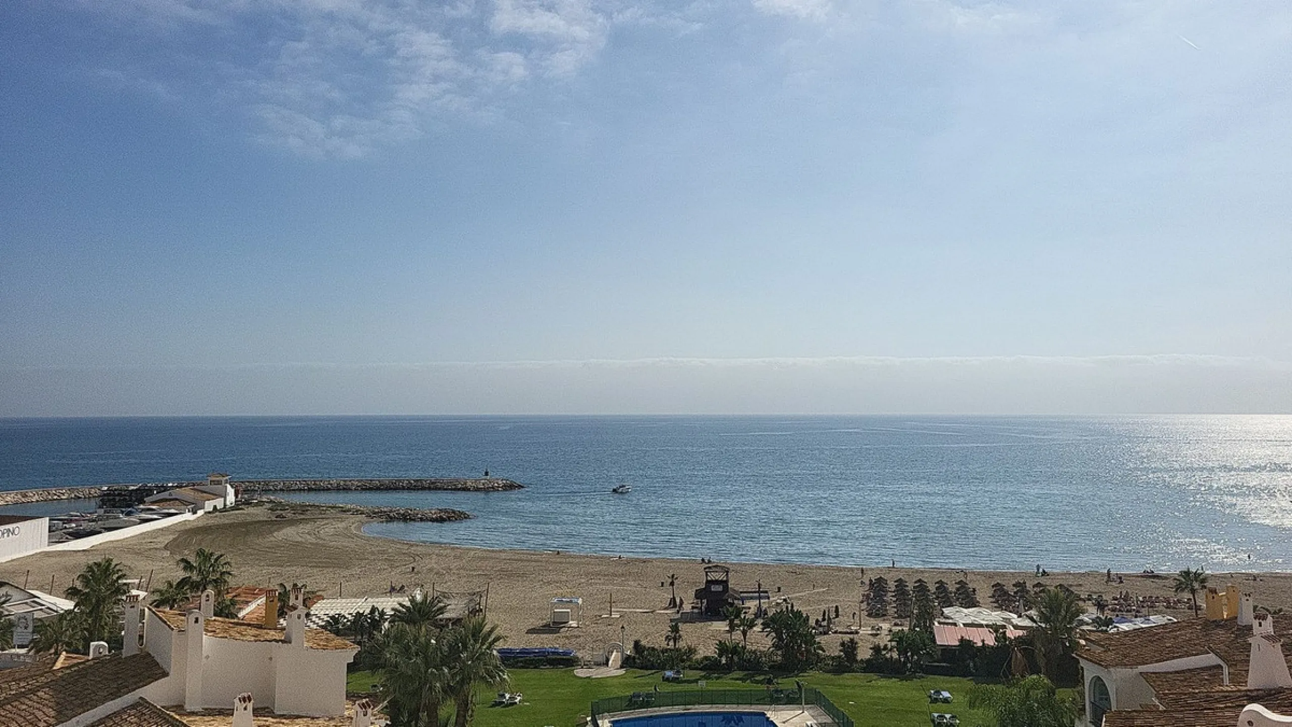 Apartment - Top Floor Apartment в продаже в Marbella, Málaga. В доме 3 спален и 2 ванных комнат. Площадь дома 129 м²