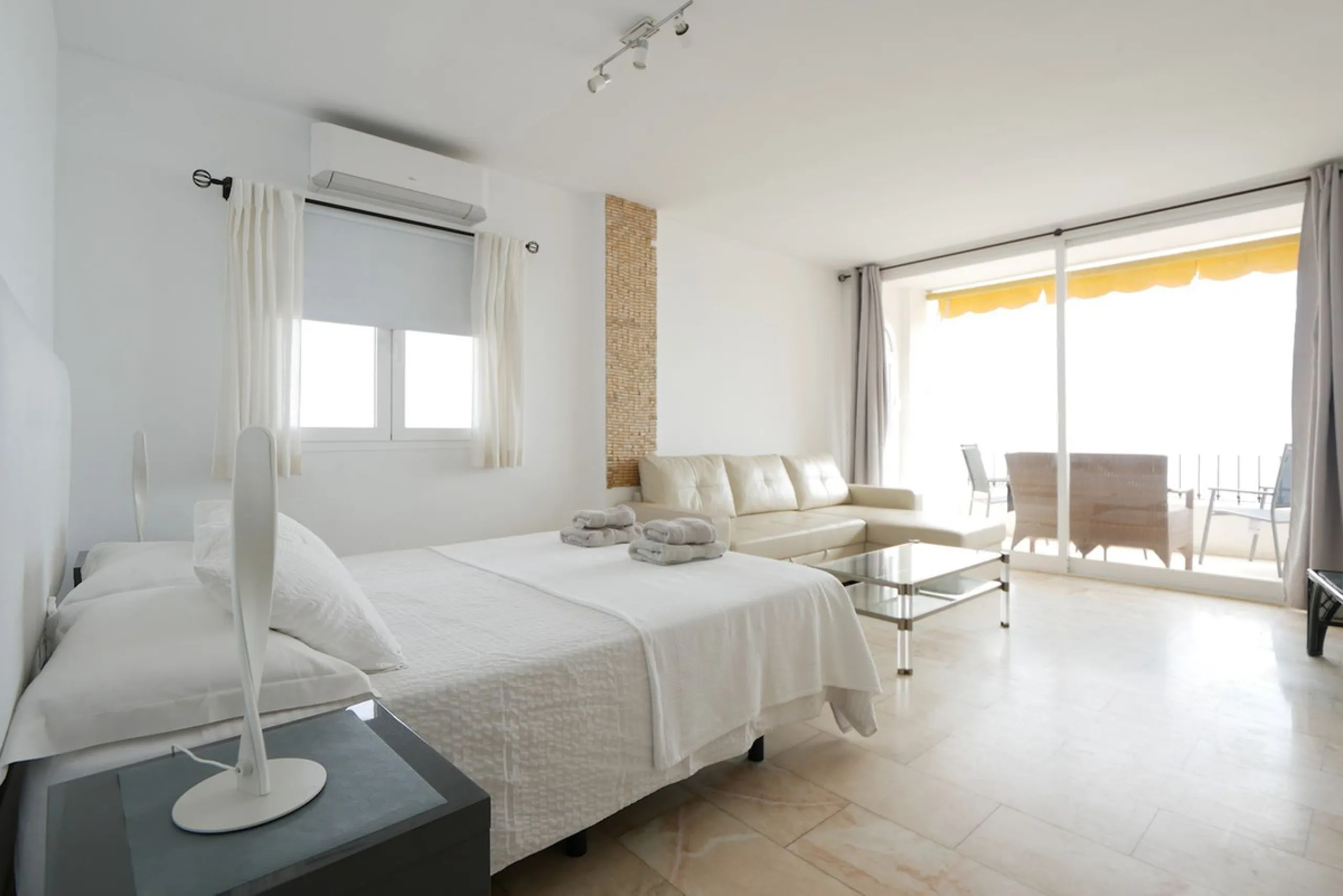 Apartment - Top Floor Apartment в продаже в Marbella, Málaga. В доме 3 спален и 2 ванных комнат. Площадь дома 129 м²