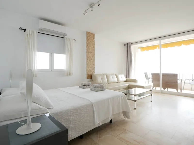Apartment - Top Floor Apartment в продаже в Marbella, Málaga. В доме 3 спален и 2 ванных комнат. Площадь дома 129 м²