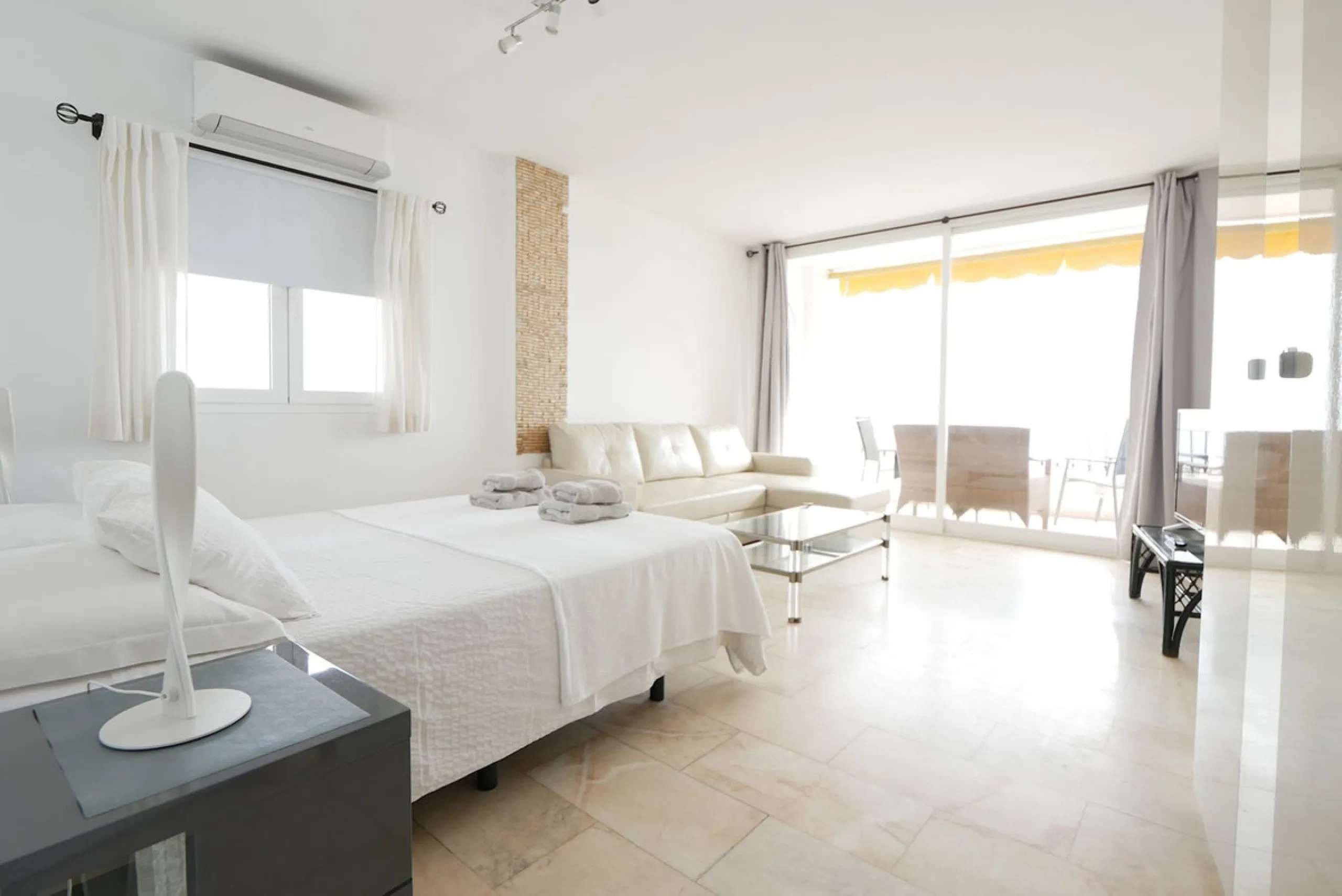 Apartment - Top Floor Apartment в продаже в Marbella, Málaga. В доме 3 спален и 2 ванных комнат. Площадь дома 129 м²