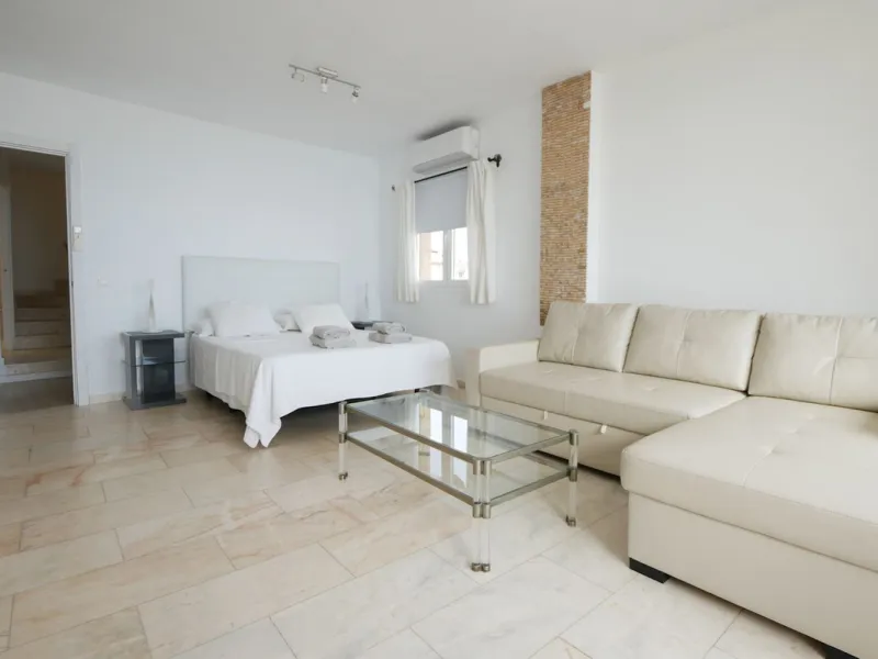 Apartment - Top Floor Apartment в продаже в Marbella, Málaga. В доме 3 спален и 2 ванных комнат. Площадь дома 129 м²