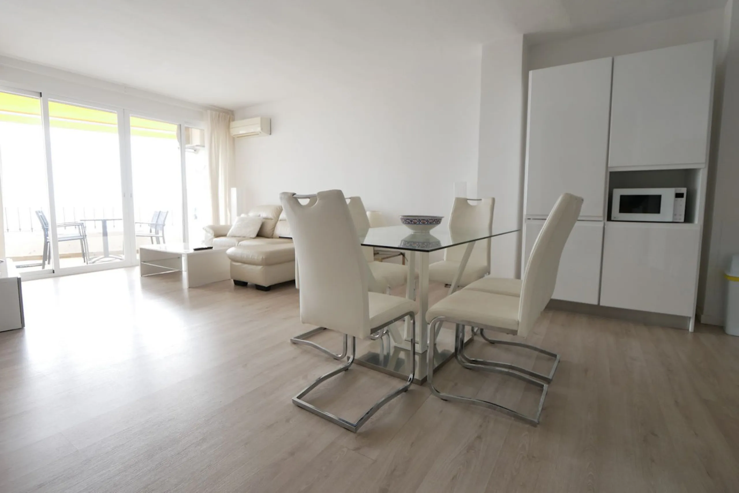 Apartment - Top Floor Apartment в продаже в Marbella, Málaga. В доме 3 спален и 2 ванных комнат. Площадь дома 129 м²