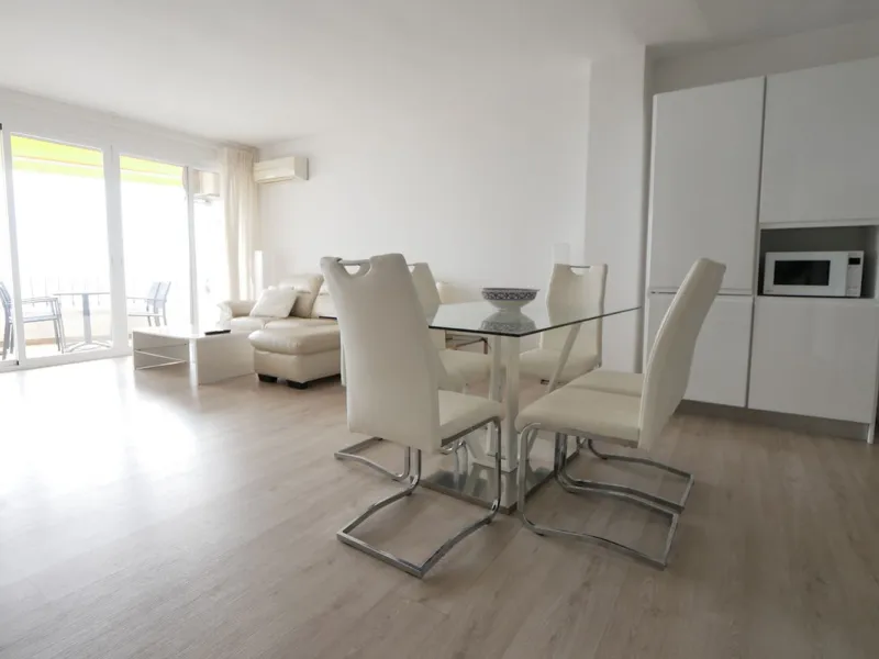 Apartment - Top Floor Apartment в продаже в Marbella, Málaga. В доме 3 спален и 2 ванных комнат. Площадь дома 129 м²