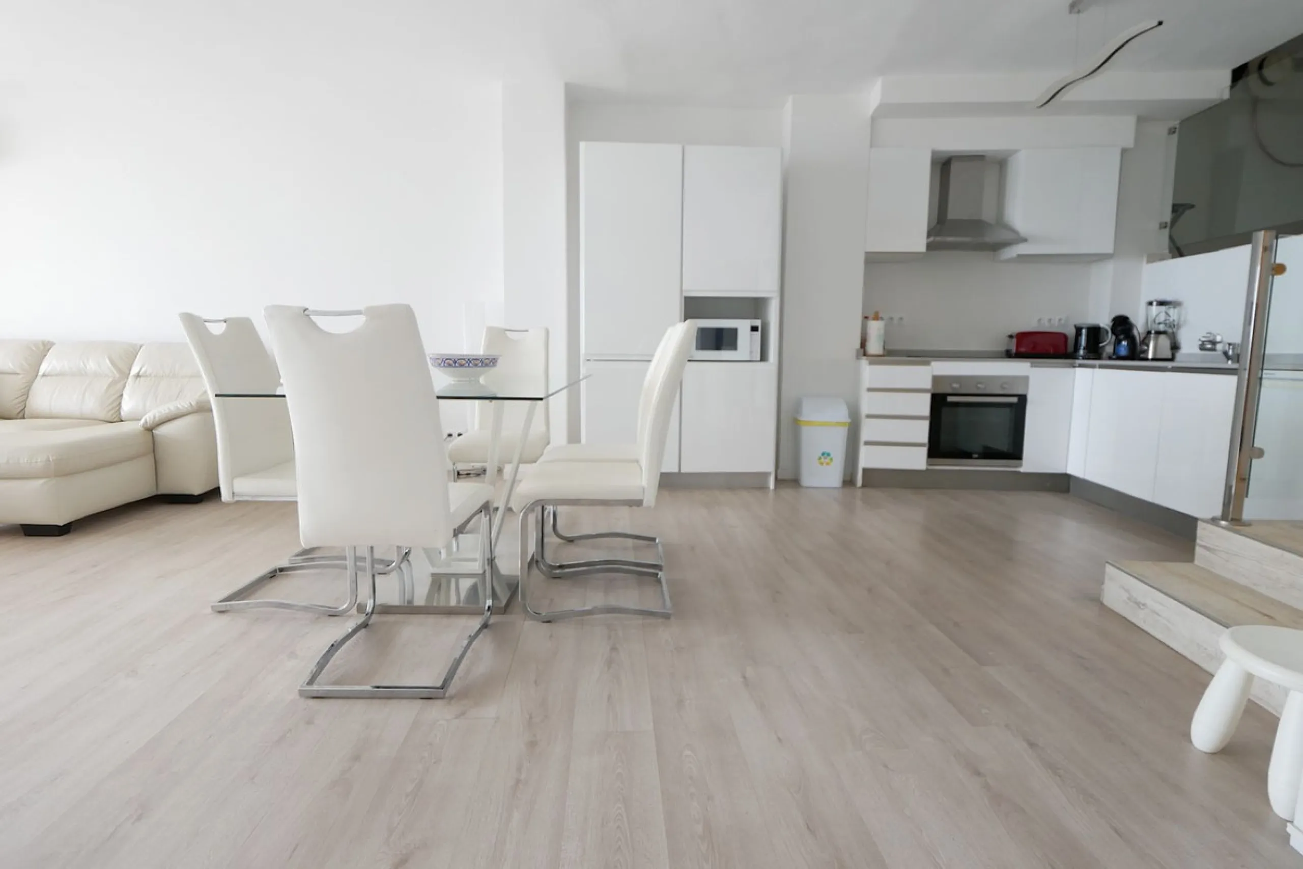 Apartment - Top Floor Apartment в продаже в Marbella, Málaga. В доме 3 спален и 2 ванных комнат. Площадь дома 129 м²