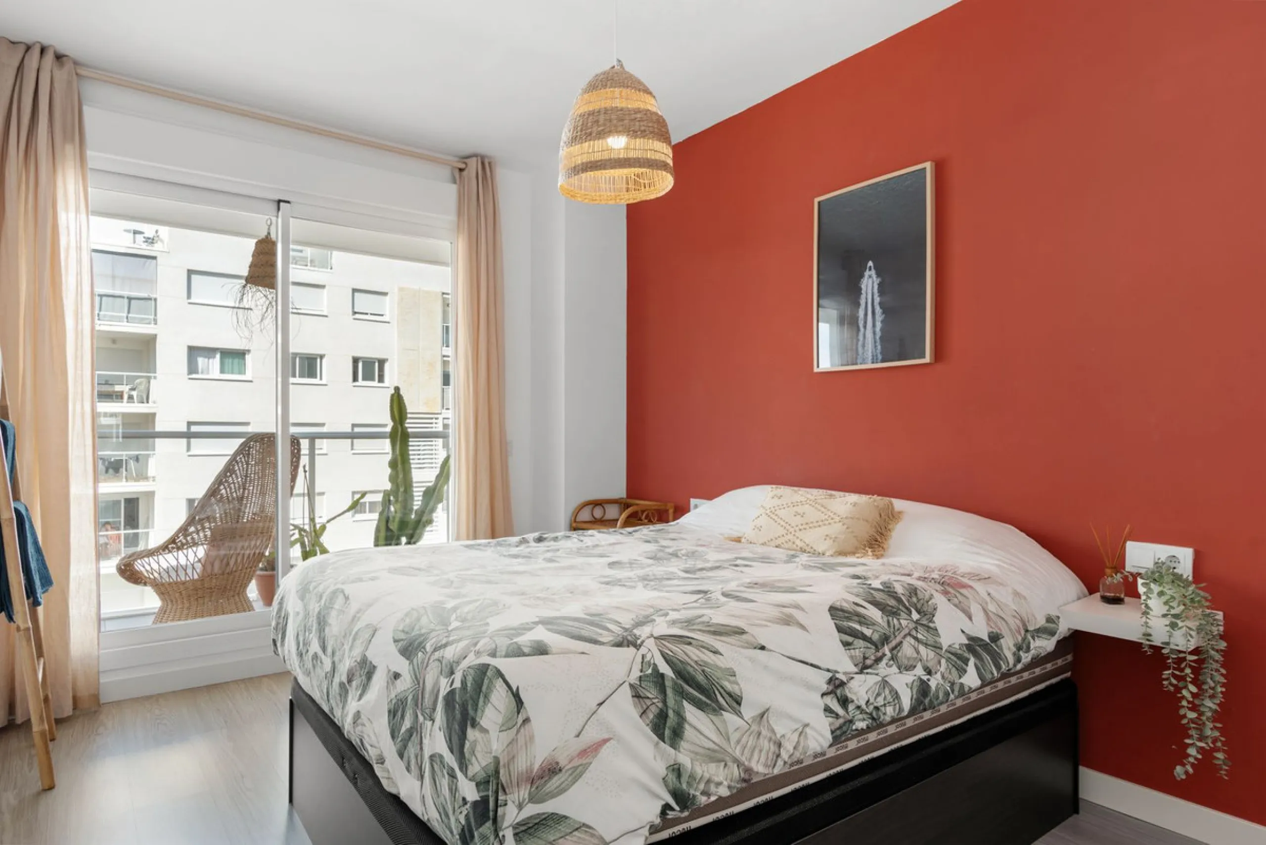 Spacious and bright apartment in the heart of Estepona
