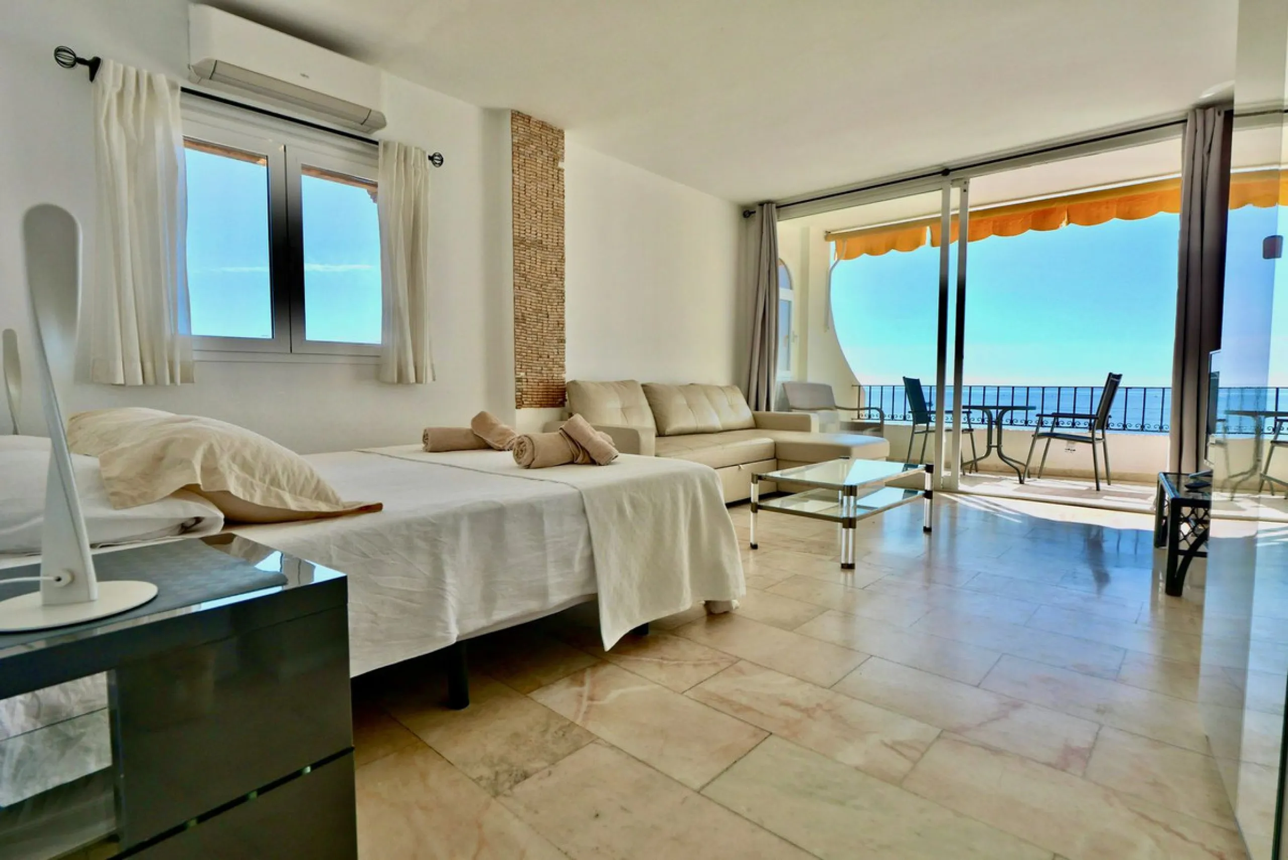 Apartment - Top Floor Apartment в продаже в Marbella, Málaga. В доме 3 спален и 2 ванных комнат. Площадь дома 129 м²