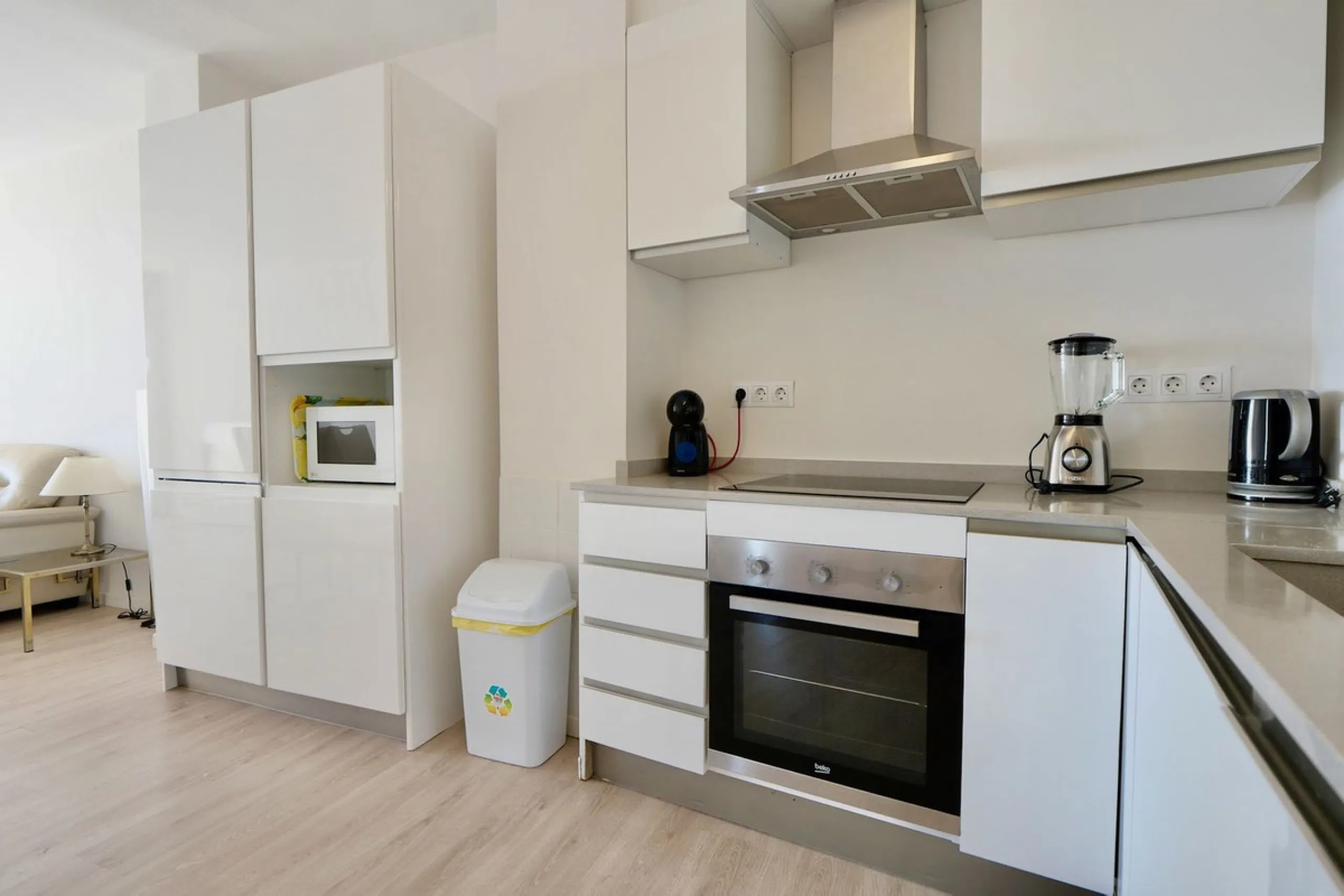 Apartment - Top Floor Apartment в продаже в Marbella, Málaga. В доме 3 спален и 2 ванных комнат. Площадь дома 129 м²