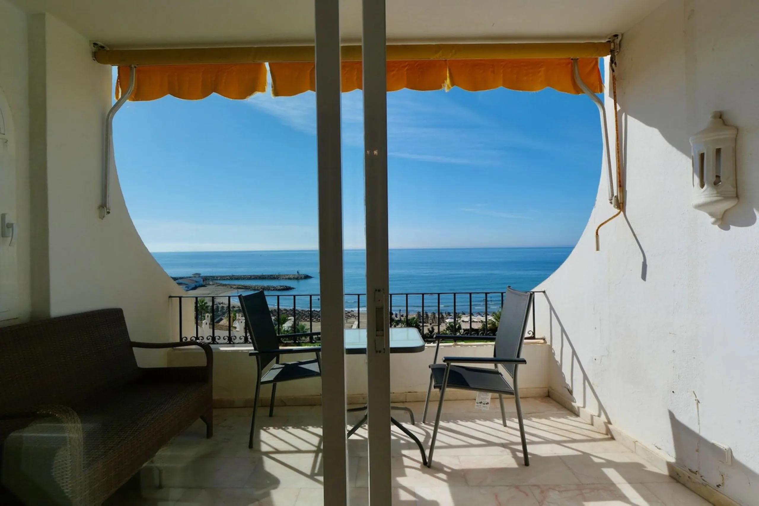 Apartment - Top Floor Apartment в продаже в Marbella, Málaga. В доме 3 спален и 2 ванных комнат. Площадь дома 129 м²