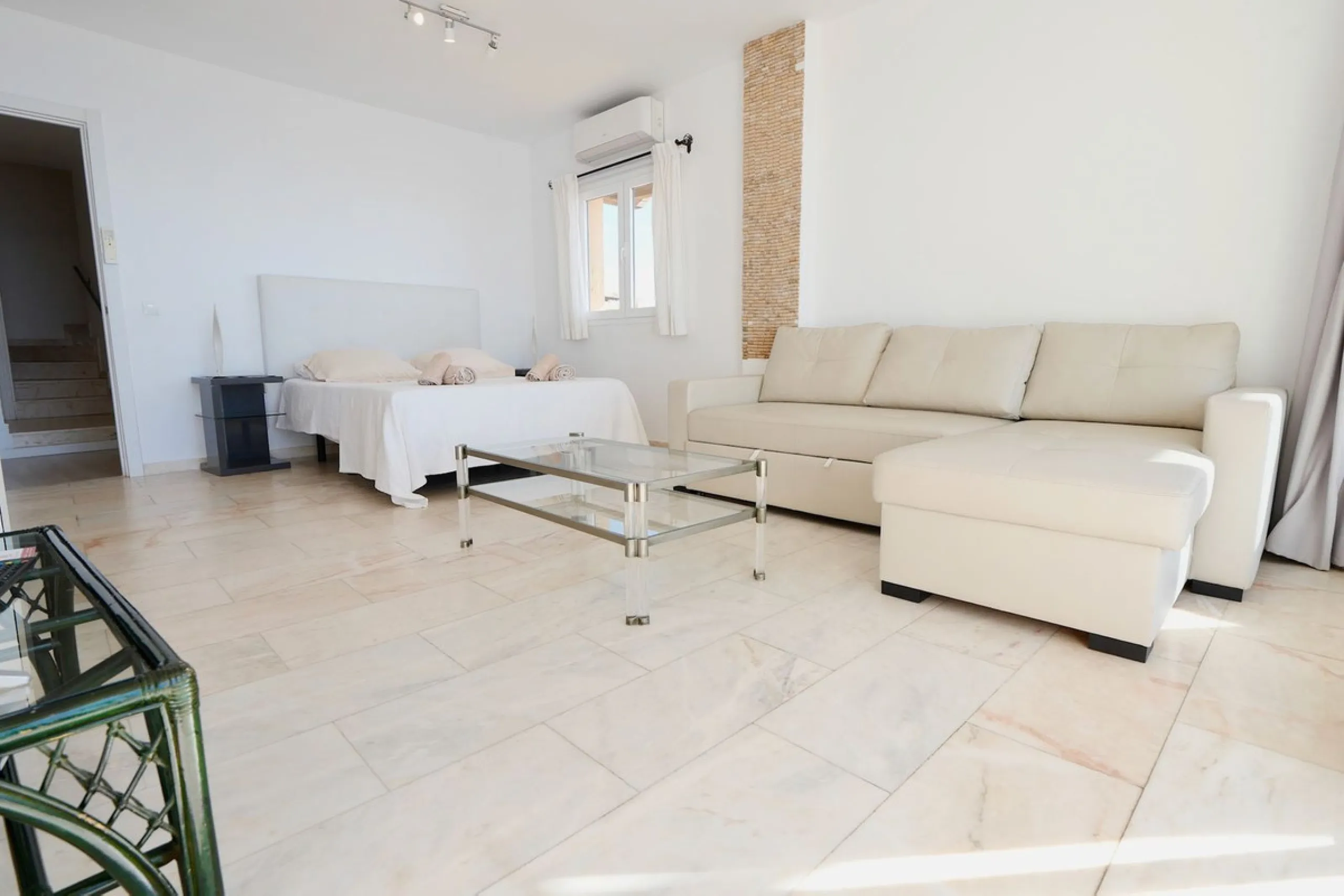 Apartment - Top Floor Apartment в продаже в Marbella, Málaga. В доме 3 спален и 2 ванных комнат. Площадь дома 129 м²