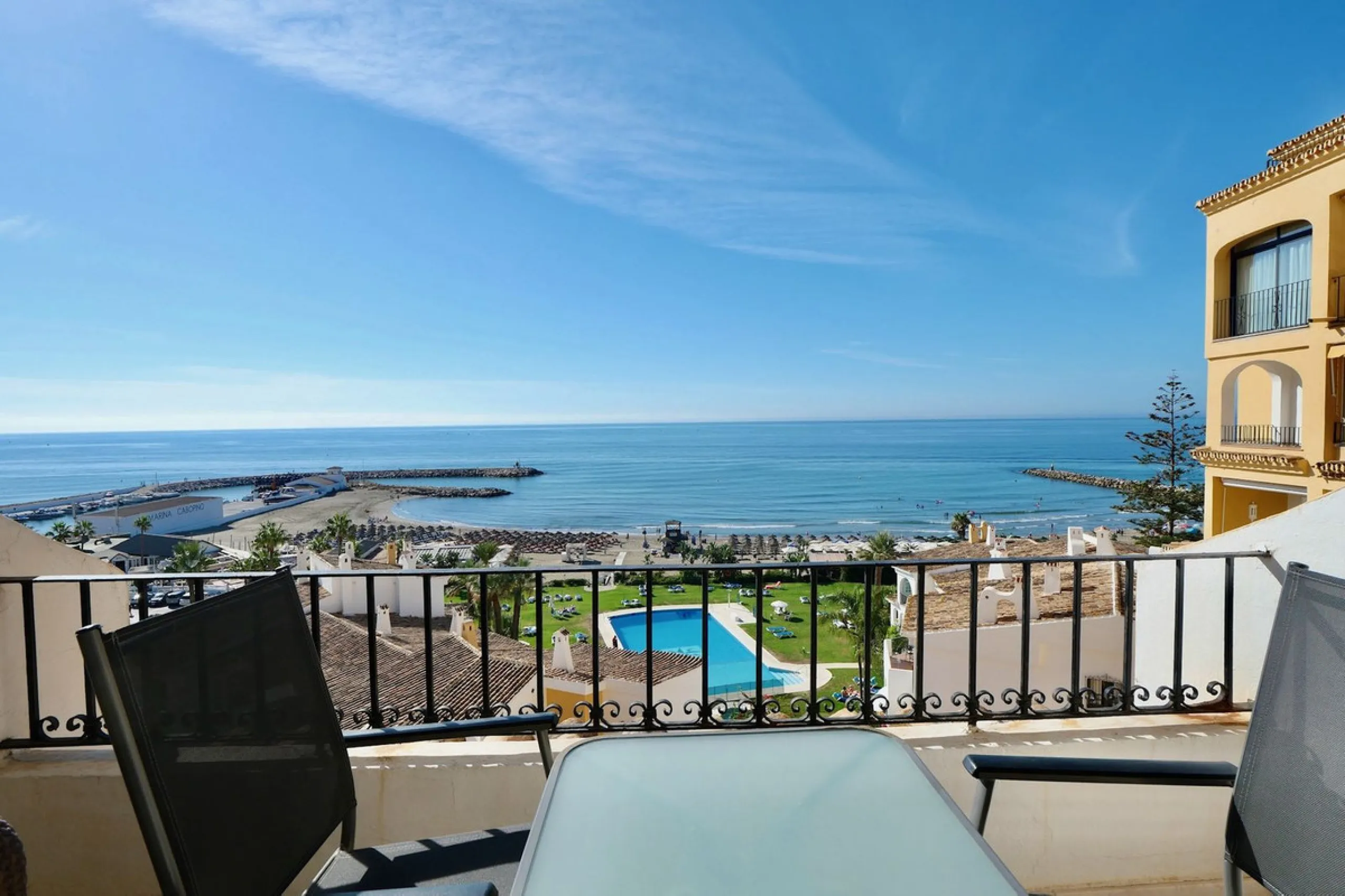 Apartment - Top Floor Apartment в продаже в Marbella, Málaga. В доме 3 спален и 2 ванных комнат. Площадь дома 129 м²