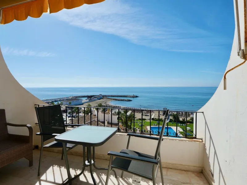 Apartment - Top Floor Apartment в продаже в Marbella, Málaga. В доме 3 спален и 2 ванных комнат. Площадь дома 129 м²