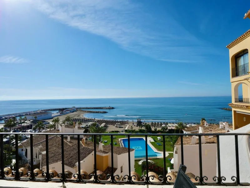 Apartment - Top Floor Apartment в продаже в Marbella, Málaga. В доме 3 спален и 2 ванных комнат. Площадь дома 129 м²