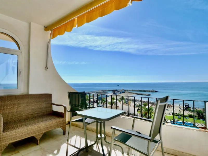 Apartment - Top Floor Apartment в продаже в Marbella, Málaga. В доме 3 спален и 2 ванных комнат. Площадь дома 129 м²