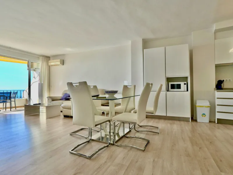 Apartment - Top Floor Apartment в продаже в Marbella, Málaga. В доме 3 спален и 2 ванных комнат. Площадь дома 129 м²