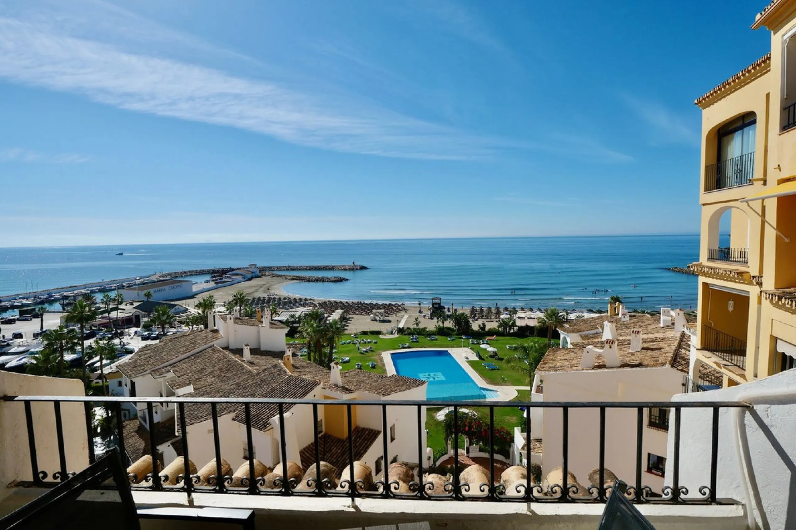 Apartment - Top Floor Apartment в продаже в Marbella, Málaga. В доме 3 спален и 2 ванных комнат. Площадь дома 129 м²