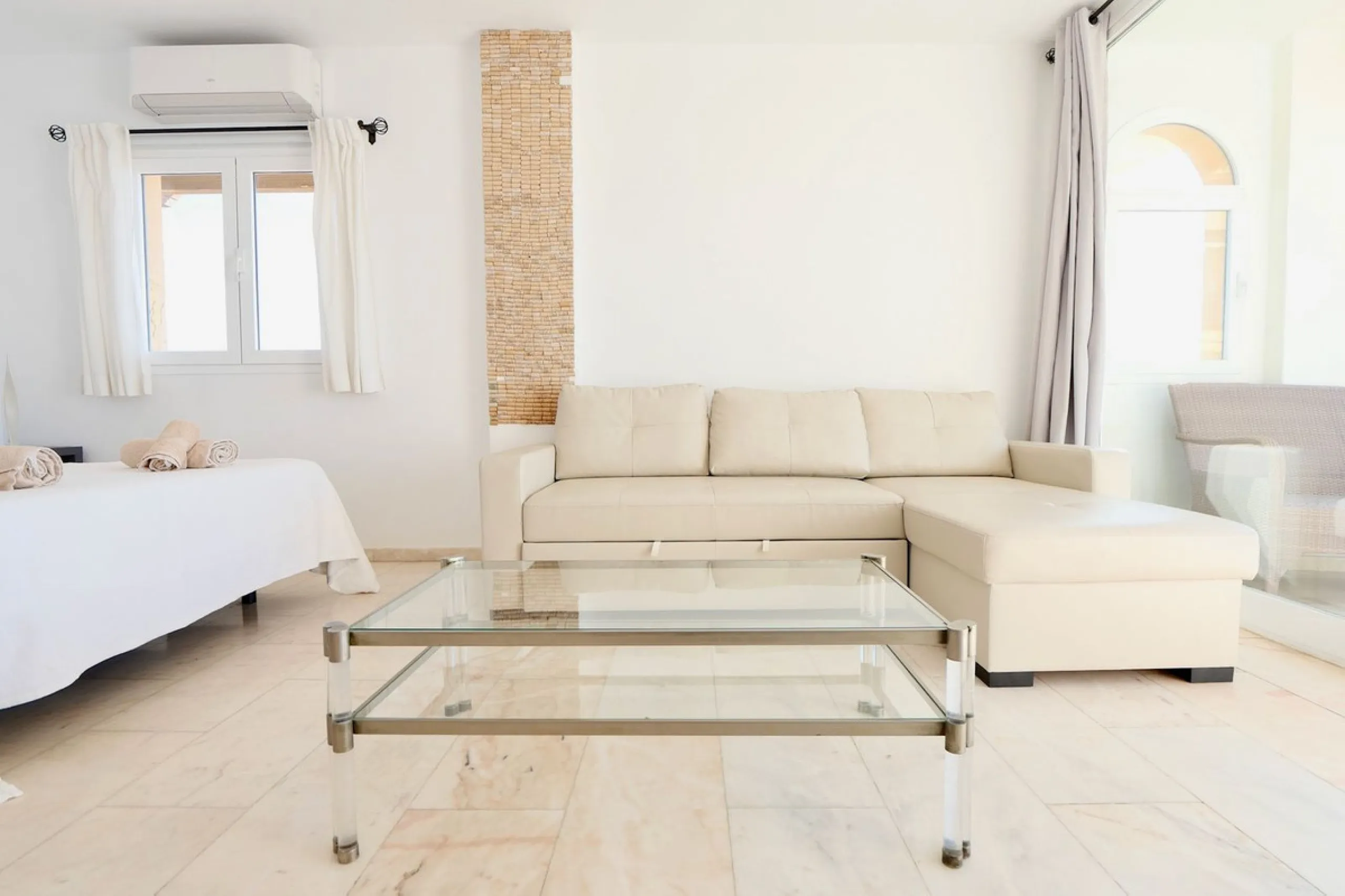 Apartment - Top Floor Apartment в продаже в Marbella, Málaga. В доме 3 спален и 2 ванных комнат. Площадь дома 129 м²