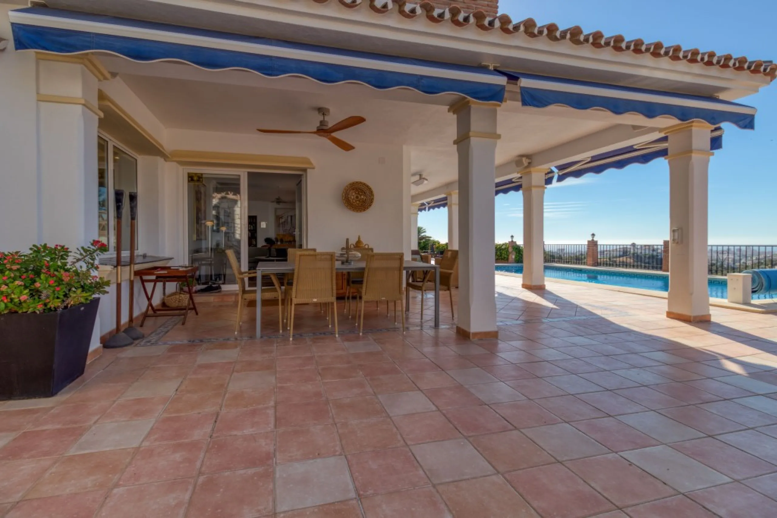 Exclusive Villa with Sea View – Peaceful Location Close to the City