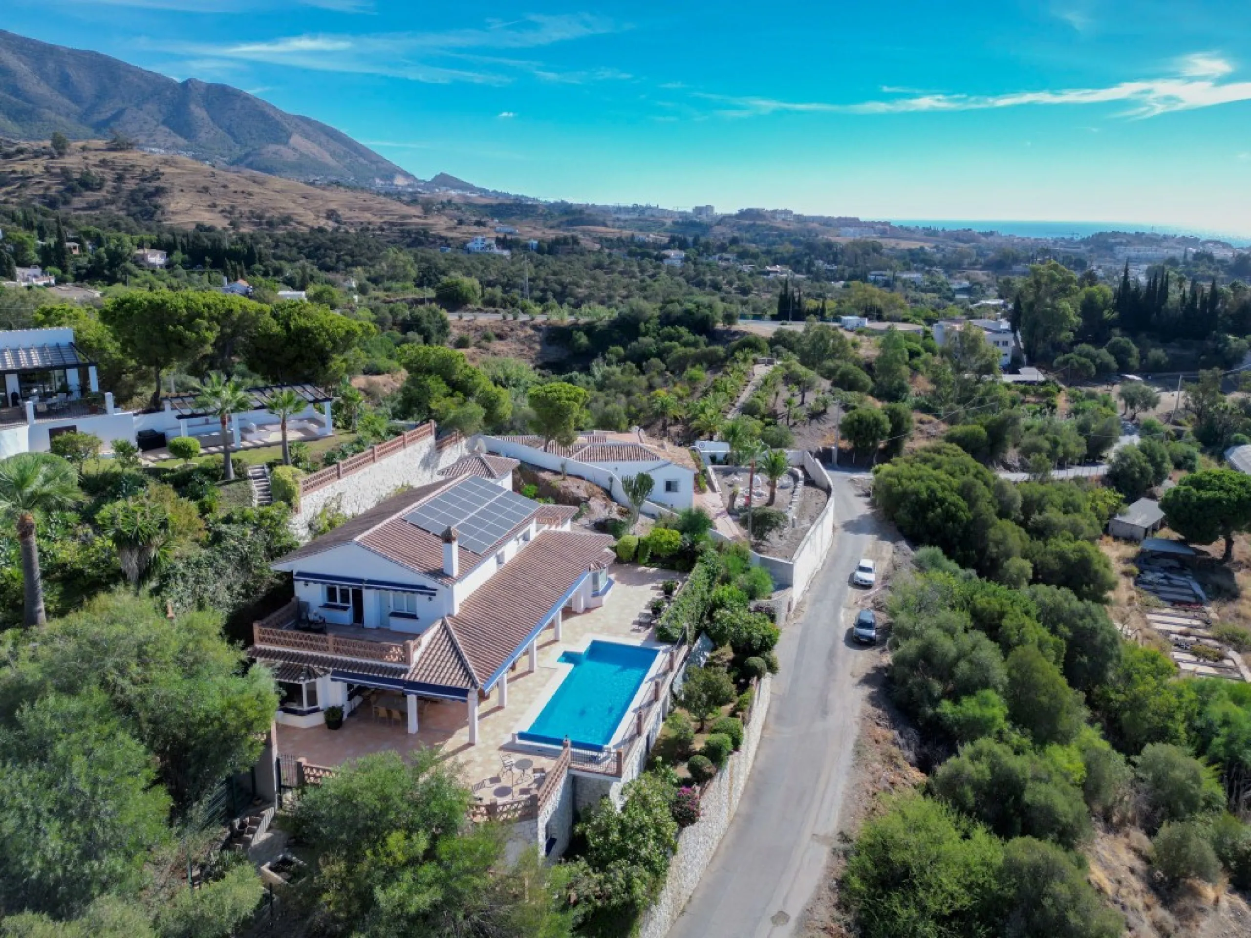 Exclusive Villa with Sea View – Peaceful Location Close to the City