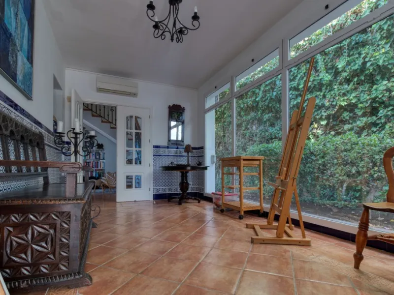 Exclusive Villa with Sea View – Peaceful Location Close to the City