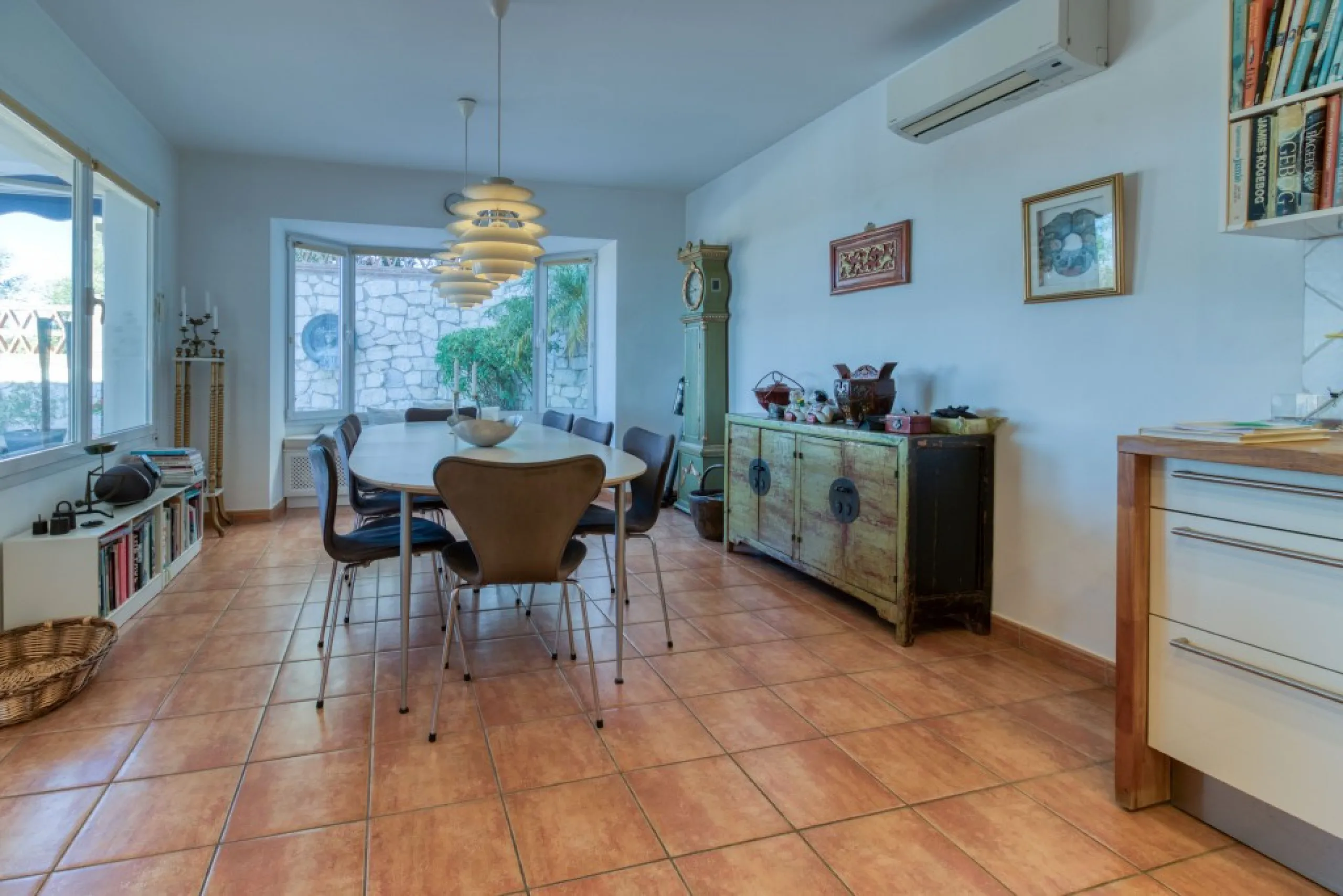 Exclusive Villa with Sea View – Peaceful Location Close to the City