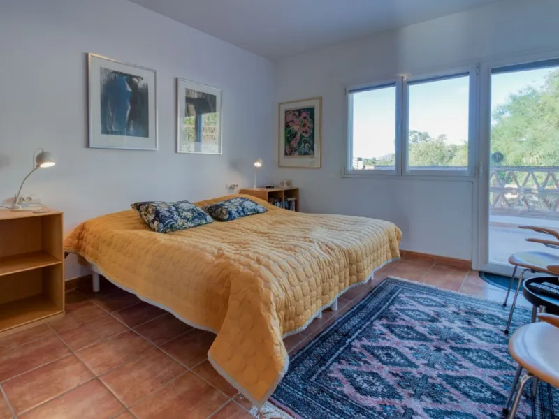 Exclusive Villa with Sea View – Peaceful Location Close to the City