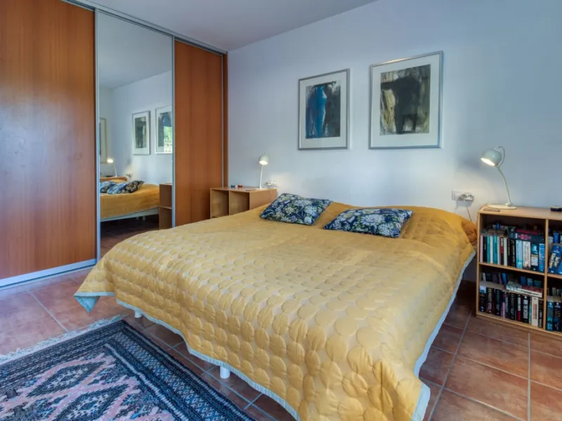Exclusive Villa with Sea View – Peaceful Location Close to the City