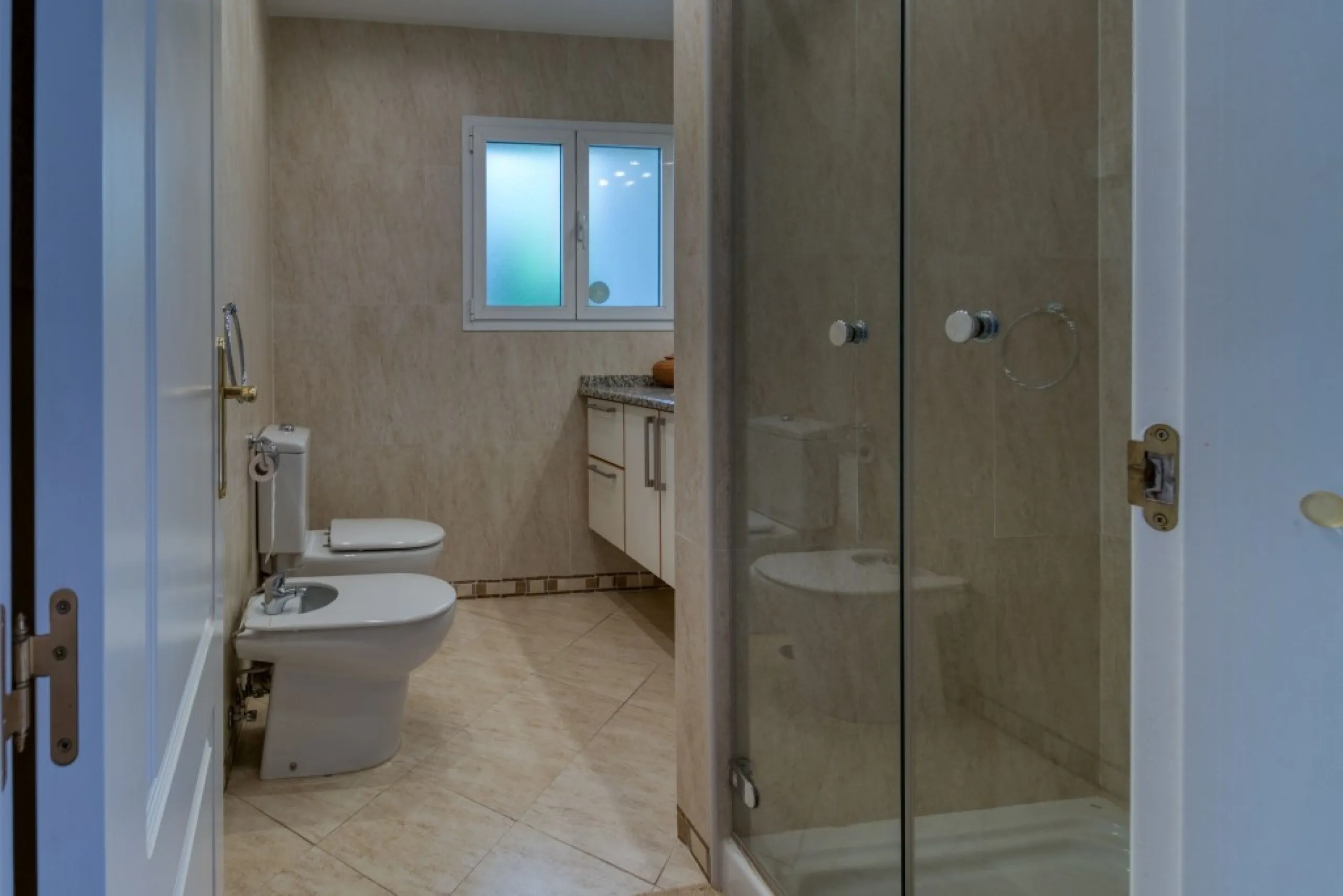 Exclusive Villa with Sea View – Peaceful Location Close to the City