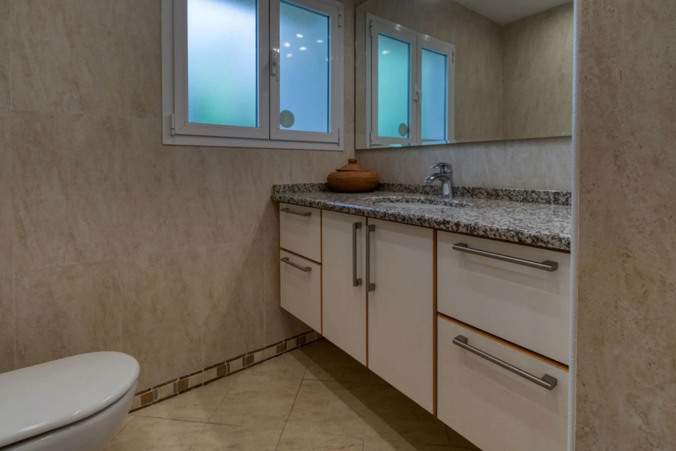 Exclusive Villa with Sea View – Peaceful Location Close to the City