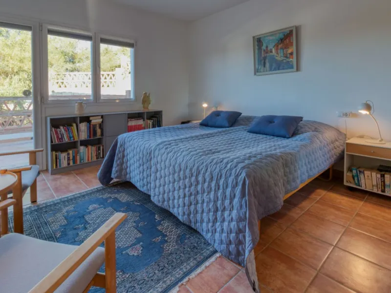 Exclusive Villa with Sea View – Peaceful Location Close to the City