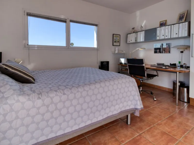 Exclusive Villa with Sea View – Peaceful Location Close to the City