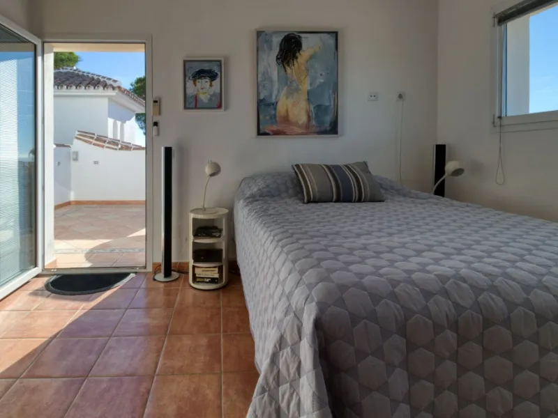 Exclusive Villa with Sea View – Peaceful Location Close to the City